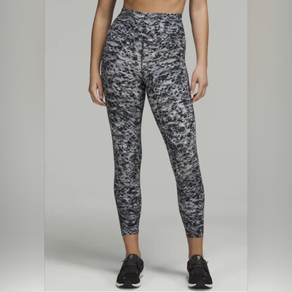 Lululemon Base Pace High Rise Tight 25”